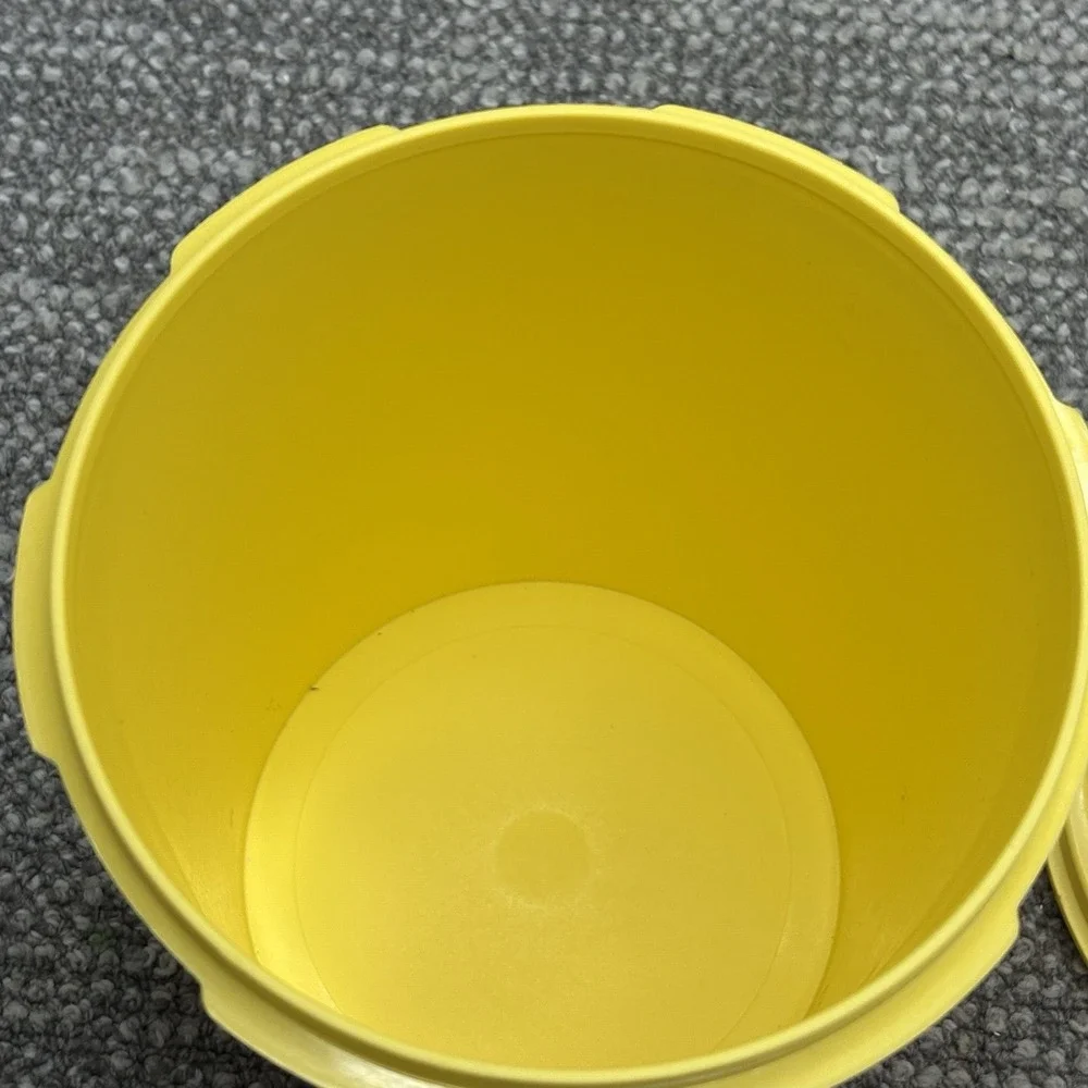 Vintage 1970's Tupperware Yellow Round Nesting‎ Canister 7 In Tall